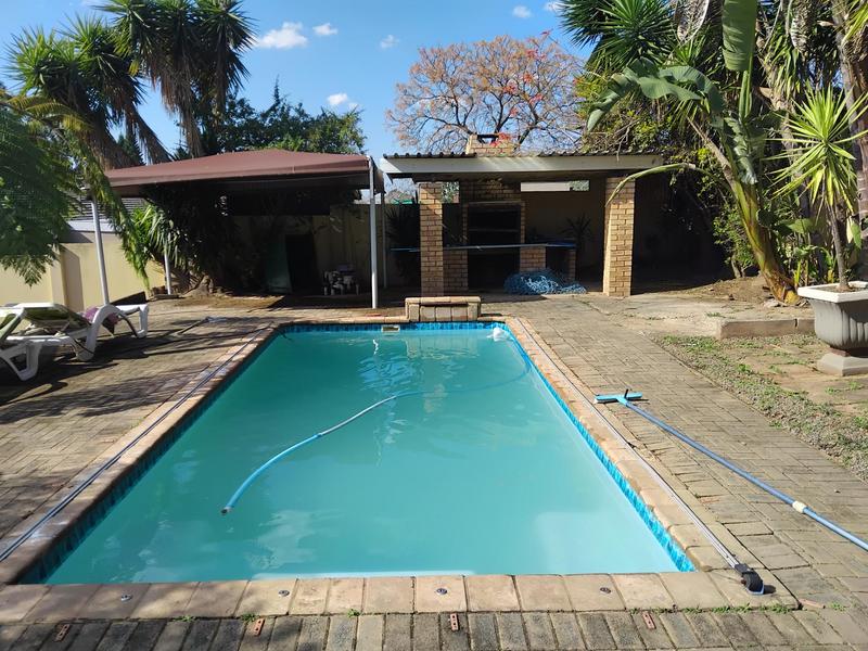 5 Bedroom Property for Sale in Southernwood Eastern Cape